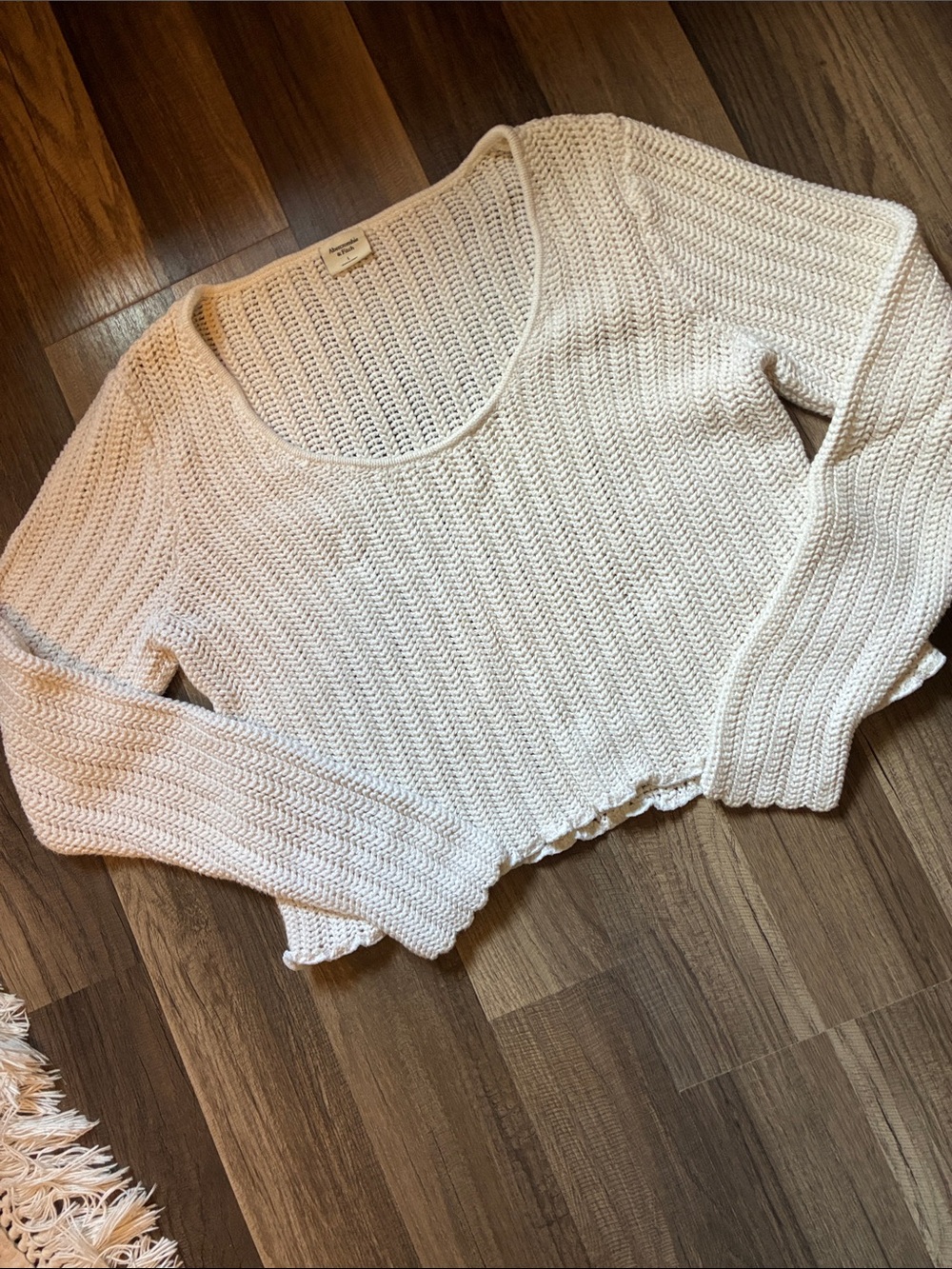 Abercrombie & Fitch Cream Scoop-Neck Cropped Cotton Knit Sweater- Size L